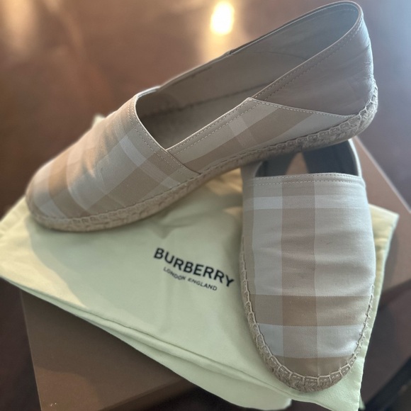 Burberry Tan Loafers Slip-Ons - Picture 1 of 3